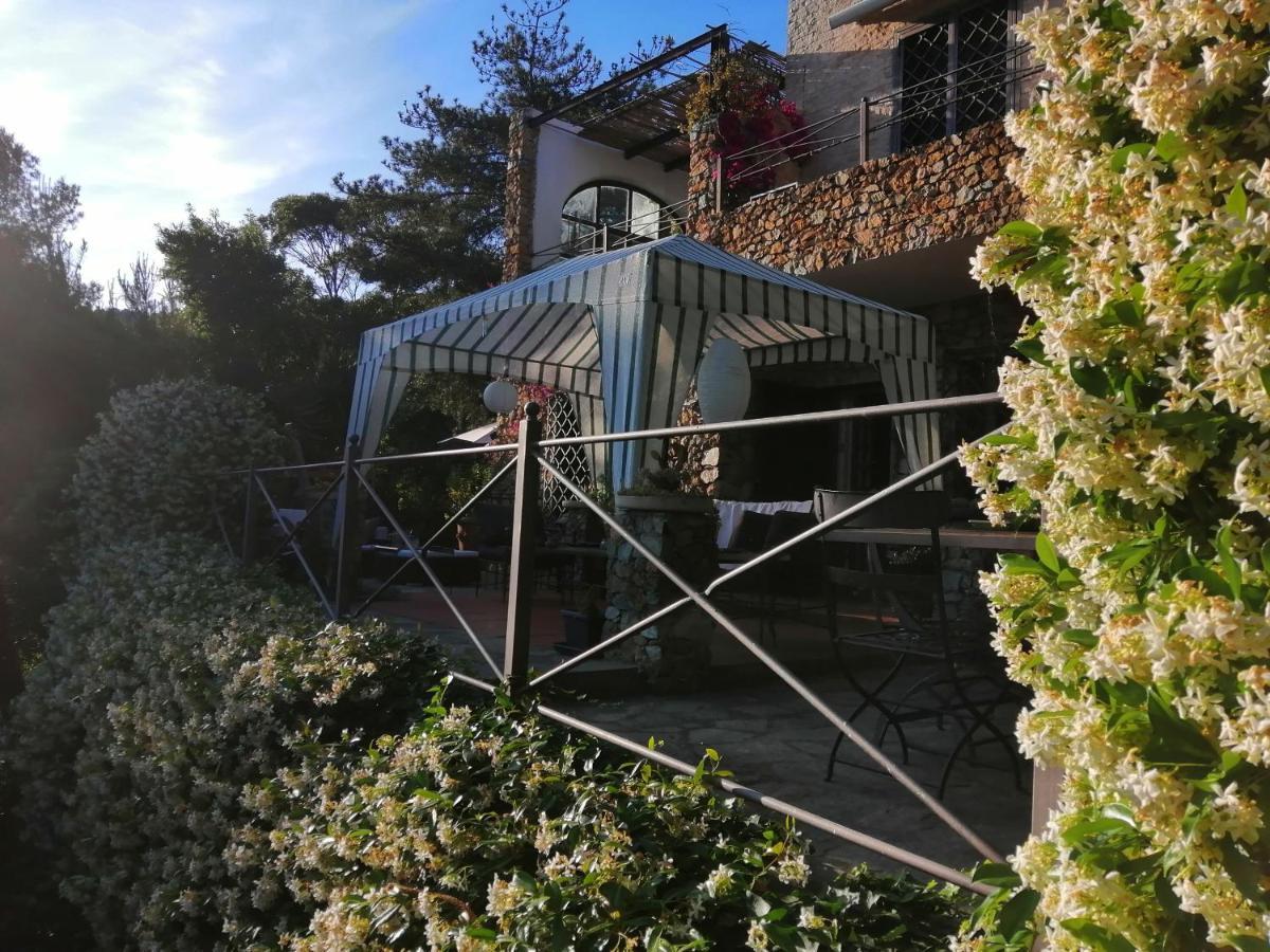 Le Terre Del Drago Apartment Bergeggi Luaran gambar
