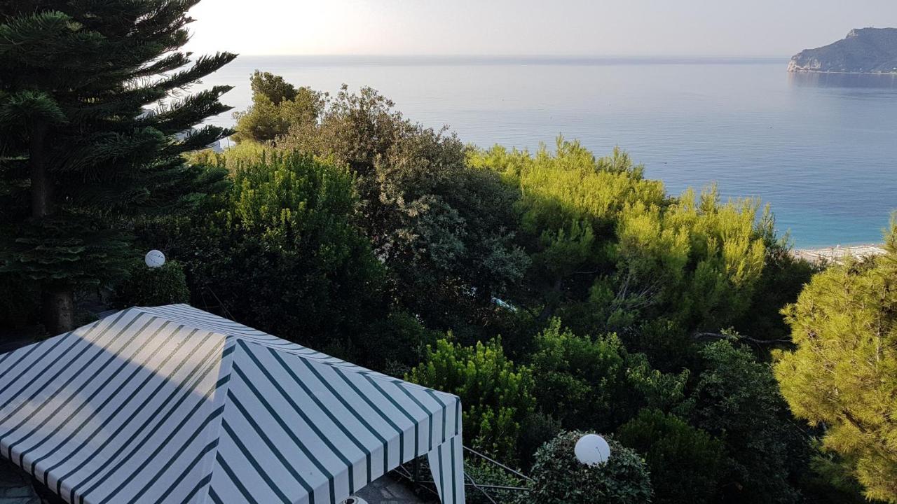 Le Terre Del Drago Apartment Bergeggi Luaran gambar