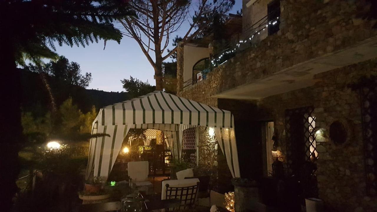 Le Terre Del Drago Apartment Bergeggi Luaran gambar